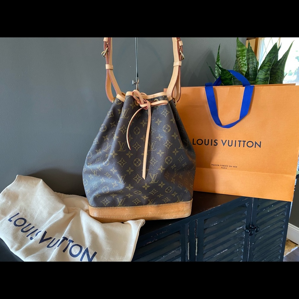 AUTH LOUIS VUITTON GM NOE